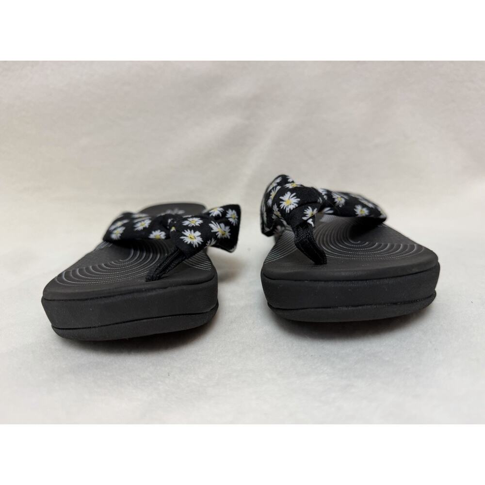 Clarks Cloudsteppers Black Daisy Print Flip Flops Thong Sandals Women's Size 7 M - Picture 5 of 7